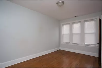 7637 S Phillips Avenue, Chicago, IL 60649 - Photo 18