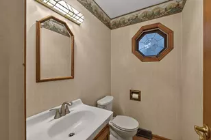 27W084 Fleming Dr, Winfield, IL 60190 - Photo 14