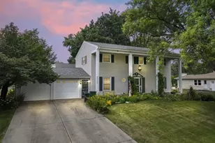 27W084 Fleming Dr, Winfield, IL 60190 - Photo 1