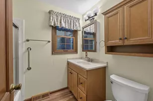 27W084 Fleming Dr, Winfield, IL 60190 - Photo 22