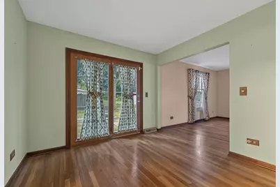 27W084 Fleming Drive, Winfield, IL 60190 - Photo 6