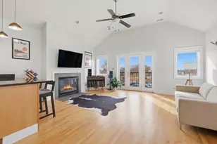 7513 W Irving Park Rd, Chicago, IL 60634 - Photo 2