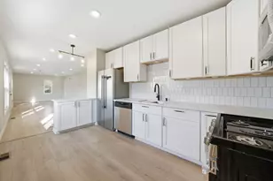 639 S 12th Ave, Maywood, IL 60153 - Photo 6