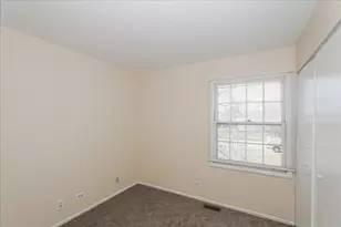 23 Wildwood Ln, Bolingbrook, IL 60440 - Photo 16