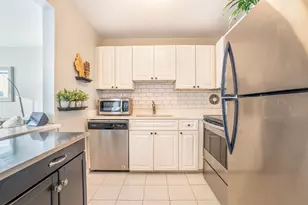 111 W Maple St, Chicago, IL 60610 - Photo 6