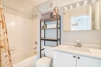 111 W Maple Street #1809, Chicago, IL 60610 - Photo 8