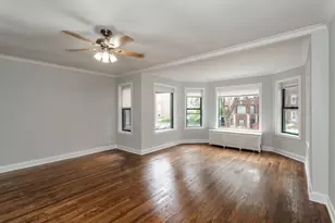 6913 S Paxton Ave, Chicago, IL 60649 - Photo 2