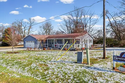 808 Spring Lake Road, Mahomet, IL 61853 - Photo 2