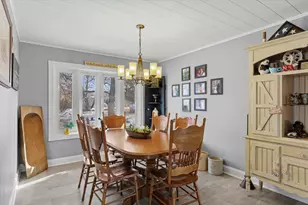 808 Spring Lake Rd, Mahomet, IL 61853 - Photo 8