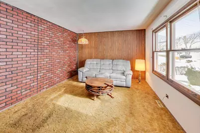 10 Pine Avenue, Lake Zurich, IL 60047 - Photo 4