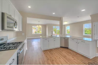 421 Haber Road #7, Cary, IL 60013 - Photo 6