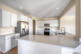 421 Haber Rd, Cary, IL 60013 - Photo 4