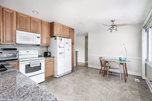 5615 Star Dr, Hanover Park, IL 60133 - Photo 10