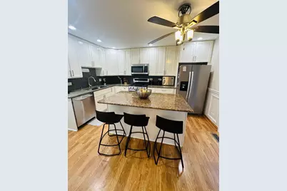 2062 Danbury Place, Hoffman Estates, IL 60169 - Photo 12