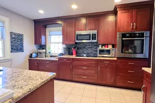 2037 Clinton St, Rockford, IL 61103 - Photo 4