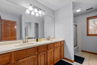 1005 Hilary Lane, Cary, IL 60013 - Photo 20