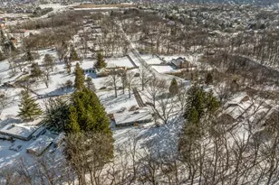 1102 Dennis Ln, Elgin, IL 60120 - Photo 4