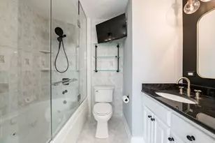 111 E Chestnut St, Chicago, IL 60611 - Photo 26