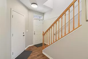 416 Jamestown Ct, Aurora, IL 60502 - Photo 4