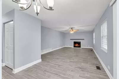 2010 N Nicole Lane, Round Lake Beach, IL 60073 - Photo 16