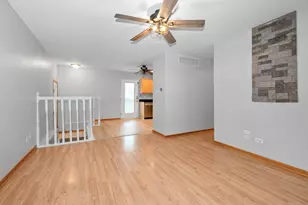 8818 Fairway Dr, Orland Park, IL 60462 - Photo 4