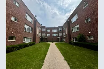 2409 W Jarvis Avenue #2W, Chicago, IL 60645 - Photo 2