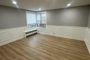 2409 W Jarvis Ave, Chicago, IL 60645 - Photo 4