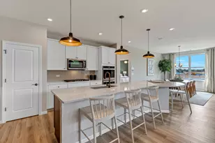 2798 Spring Cir S, Lindenhurst, IL 60046 - Photo 4