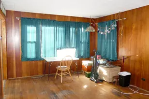 8 Cross St, Fox Lake, IL 60020 - Photo 4