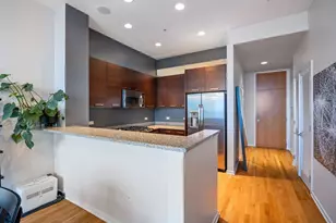 500 W Superior St, Chicago, IL 60654 - Photo 10