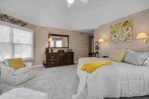 1923 Lynn Cir, Libertyville, IL 60048 - Photo 8