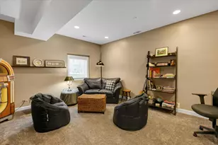 1923 Lynn Cir, Libertyville, IL 60048 - Photo 20