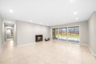 41W229 Colson Dr, Saint Charles, IL 60175 - Photo 8