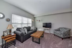 1060 Kilbery Ln, North Aurora, IL 60542 - Photo 4