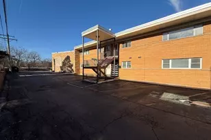 10 Garden Dr, La Grange Park, IL 60526 - Photo 1