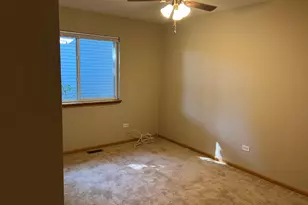 2207 N Gabriel Ave, Zion, IL 60099 - Photo 6