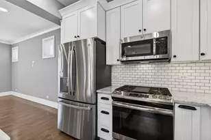 844 Hillside Ave, Glen Ellyn, IL 60137 - Photo 8