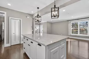 844 Hillside Ave, Glen Ellyn, IL 60137 - Photo 10