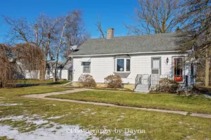 209 E Lafayette St, Ashkum, IL 60911 - Photo 2