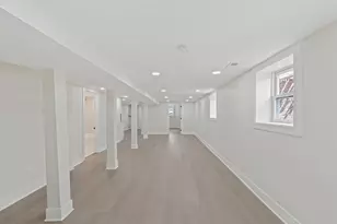 9419 S St Lawrence Ave, Chicago, IL 60619 - Photo 32