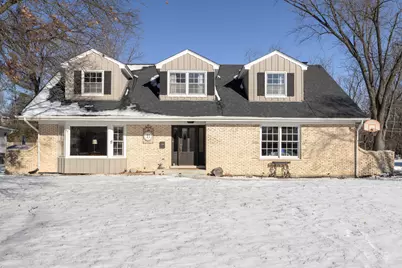 17 Camberley Court, Hinsdale, IL 60521 - Photo 1