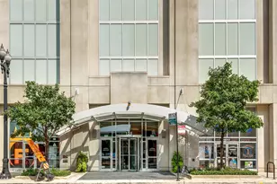 125 S Jefferson St, Chicago, IL 60661 - Photo 2