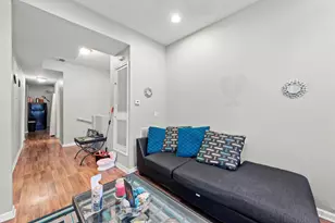 525 W 78th St, Chicago, IL 60620 - Photo 26