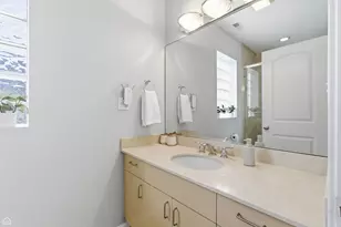 2249 W Foster Ave, Chicago, IL 60625 - Photo 14