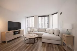 222 N Columbus Dr, Chicago, IL 60601 - Photo 2