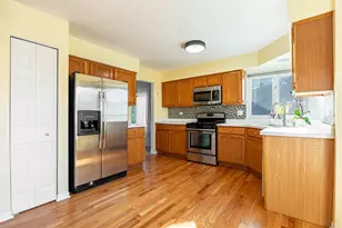 [Address not provided], Carpentersville, IL 60110 - Photo 8
