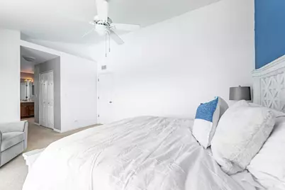 [Address not provided], Carpentersville, IL 60110 - Photo 16