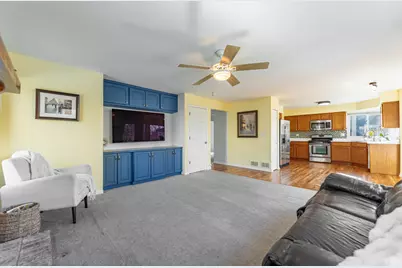 [Address not provided], Carpentersville, IL 60110 - Photo 12