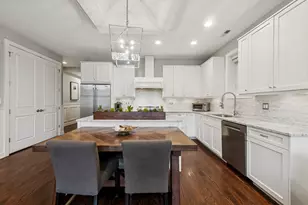 2521 N Ashland Ave, Chicago, IL 60614 - Photo 6