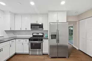 320 N Schubert St, Palatine, IL 60067 - Photo 2